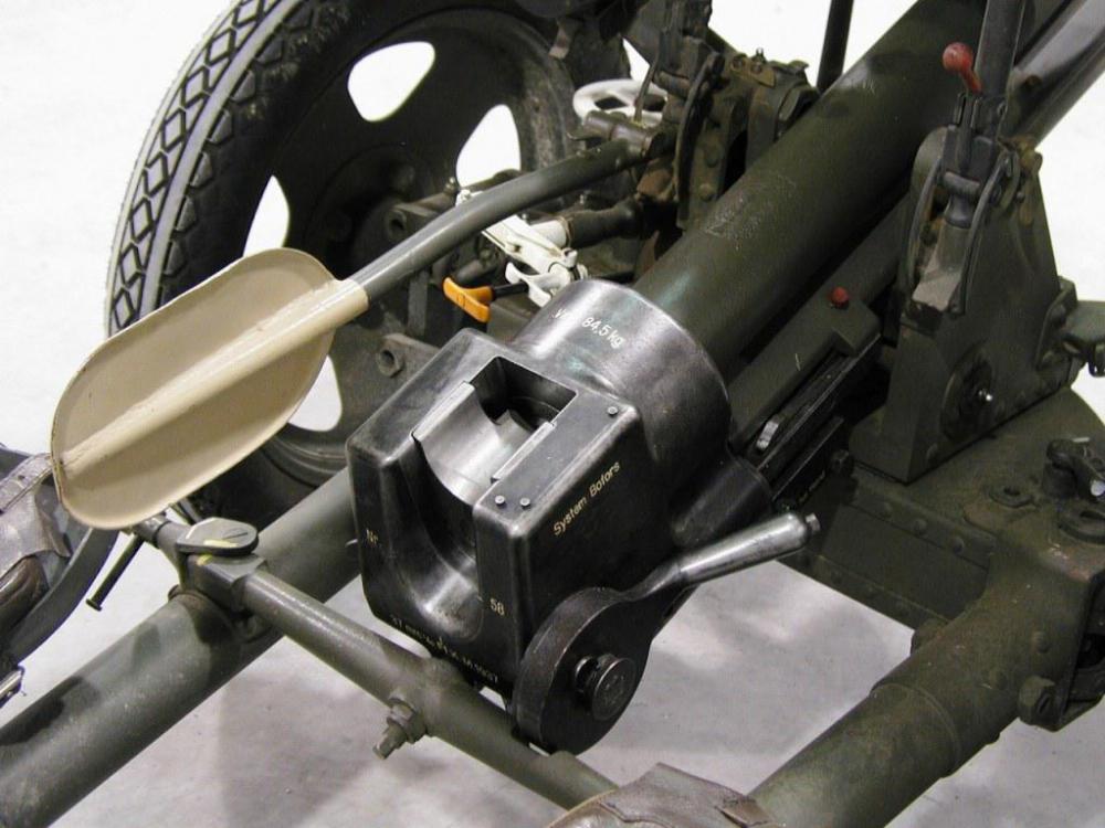 bofors cannon #7 resized for Subguns.JPG