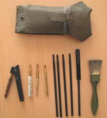 FAMAS_CleaningKitE.jpg