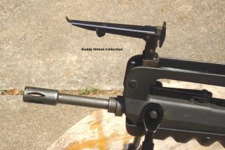 FAMAS_GrenadeSightsDirectLeft.jpg