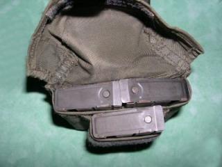 FAMAS_MagPouch3magsOpen.jpg