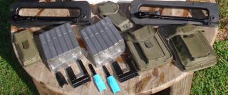 FAMAS_MagsPouchesLoadersBIG.jpg