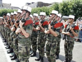 FAMAS_Parade1.jpg