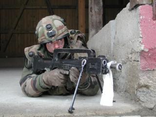 FAMAS_in_action_184.jpg