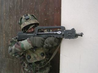 FAMAS_in_action_187.jpg