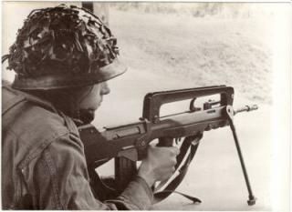 FAMAS_in_action_217.jpg