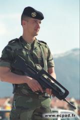 FAMAS_in_action_220.jpg