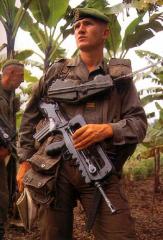 FAMAS_in_action_68.jpg