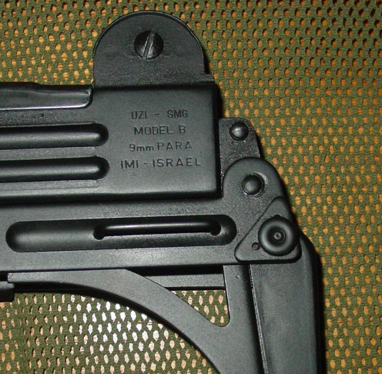 IMI Uzi-03.jpg