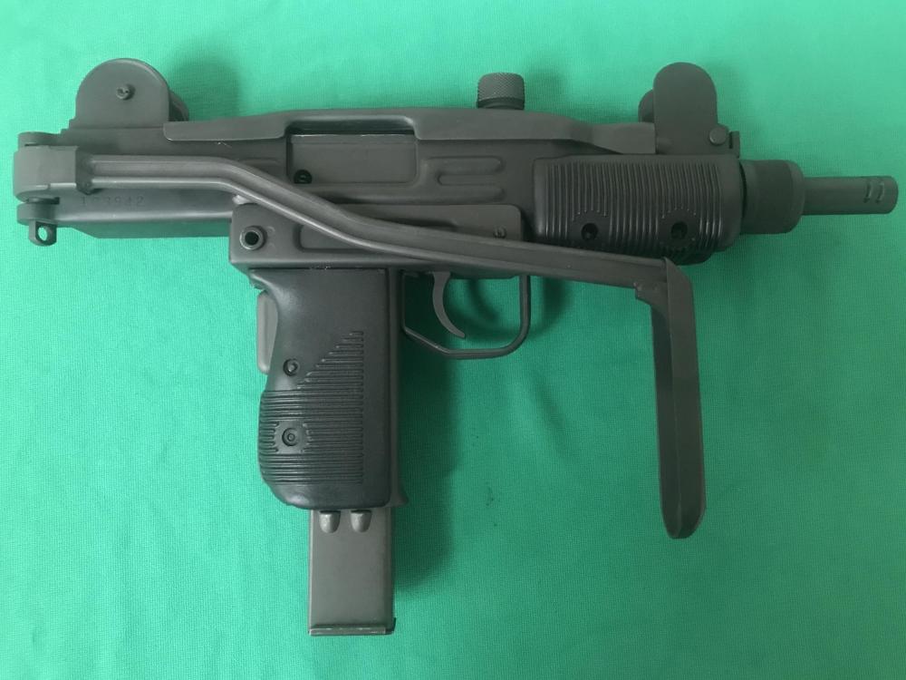 miniuzi1.jpg