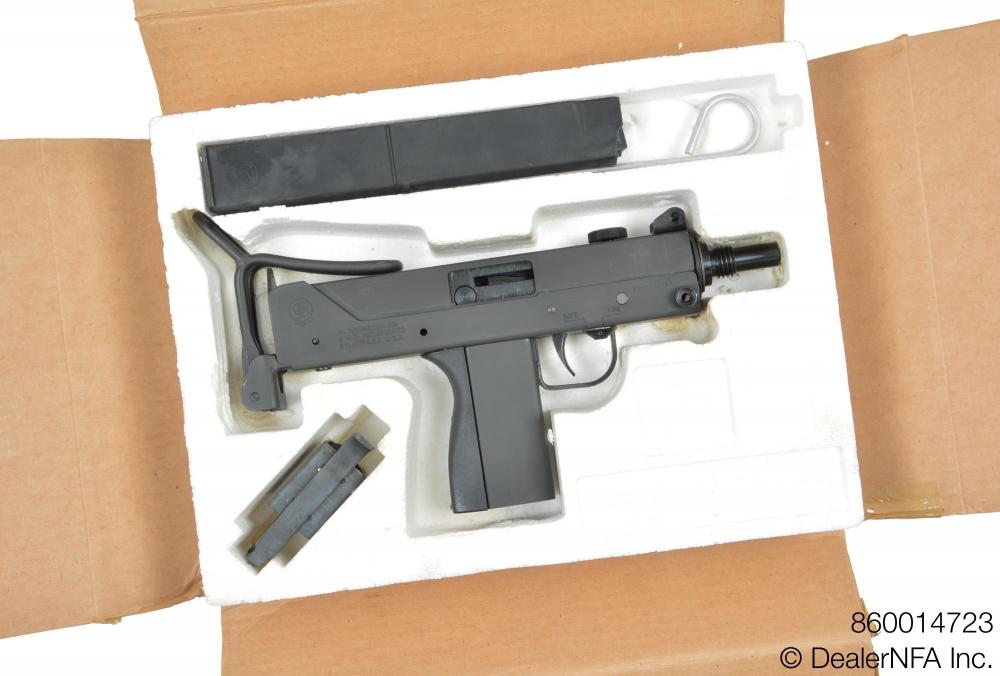 860014723_Daniel_SW_M11 - 001@2x.jpg