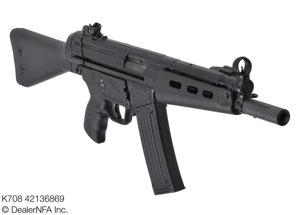 K708_42136869_Qualified_Manufacturing_HK_HK53 - 003@2x.jpg