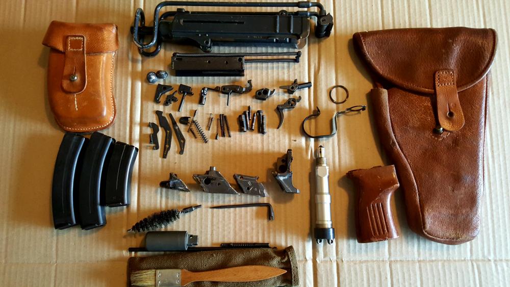 Skorpon VZ-61 kit 2.jpg