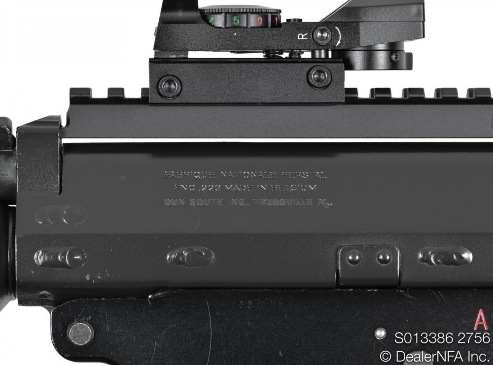 S013386_2756_FN_FNC_SH_Arms - 009@2x.jpg