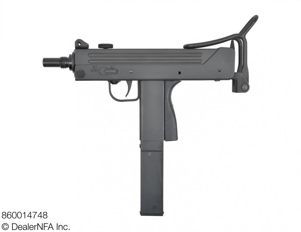 860014748_Daniel_SW_M11 - 003@2x.jpg