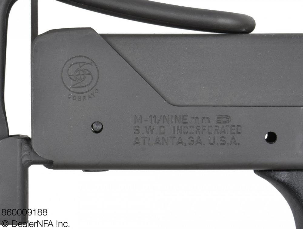 860009188_Daniel_SW_M11 - 003@2x.jpg