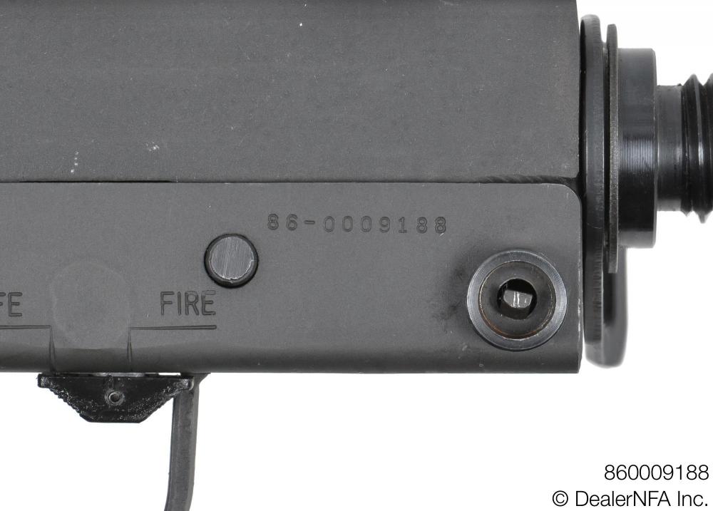 860009188_Daniel_SW_M11 - 004@2x.jpg