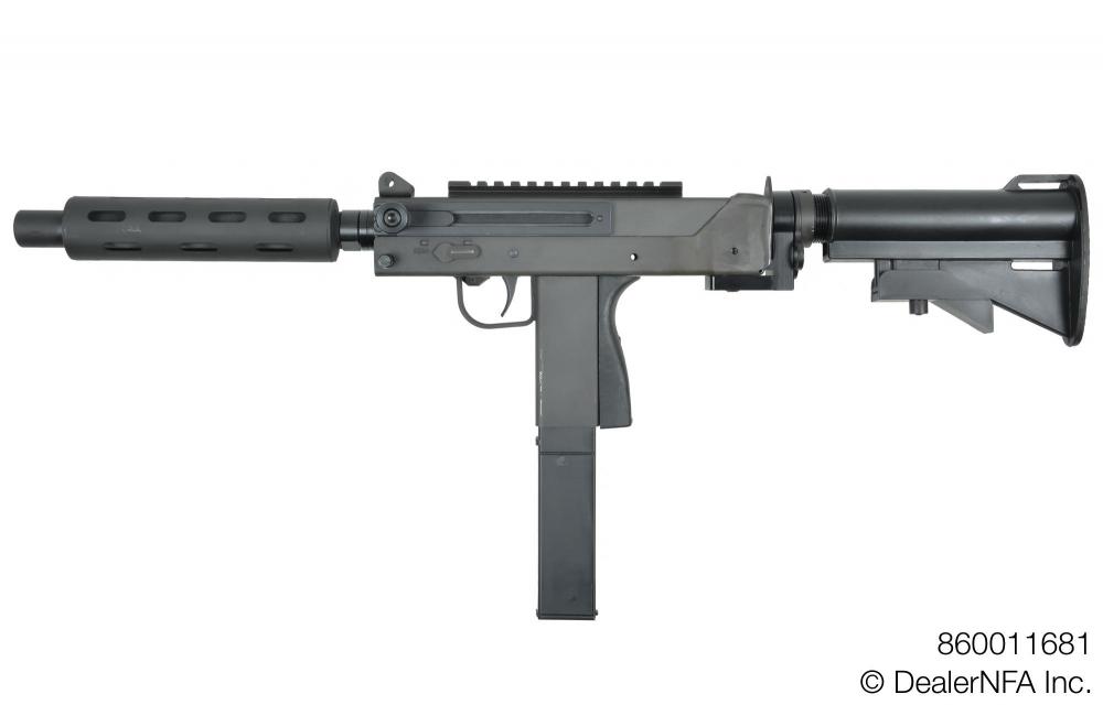 860011681_SWD_Daniel_M11 - 002@2x.jpg