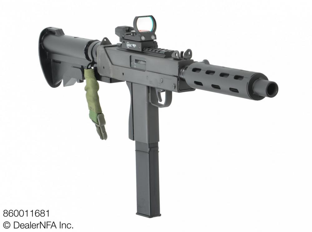 860011681_SWD_Daniel_M11 - 003@2x.jpg