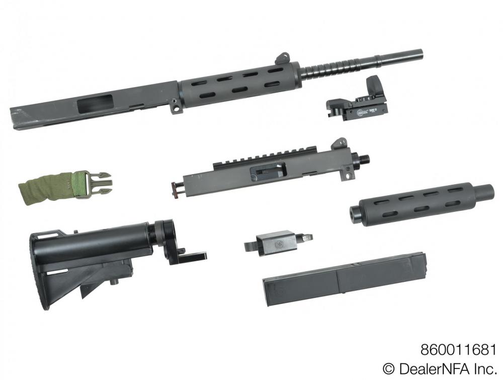 860011681_SWD_Daniel_M11 - 005@2x.jpg