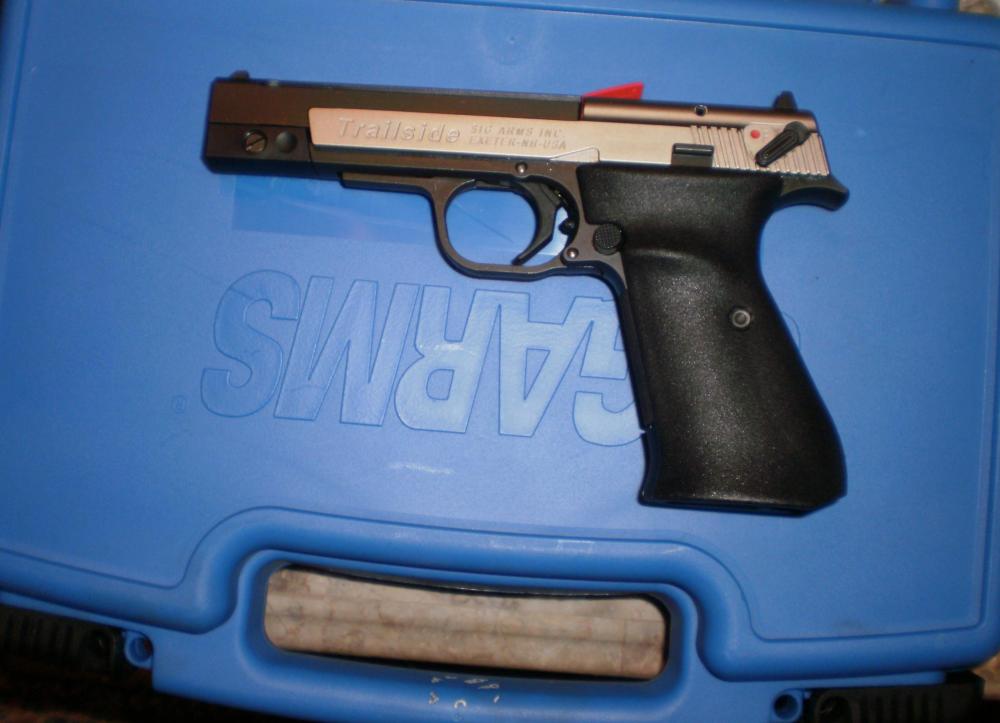 Sig Trailside left on box.jpg