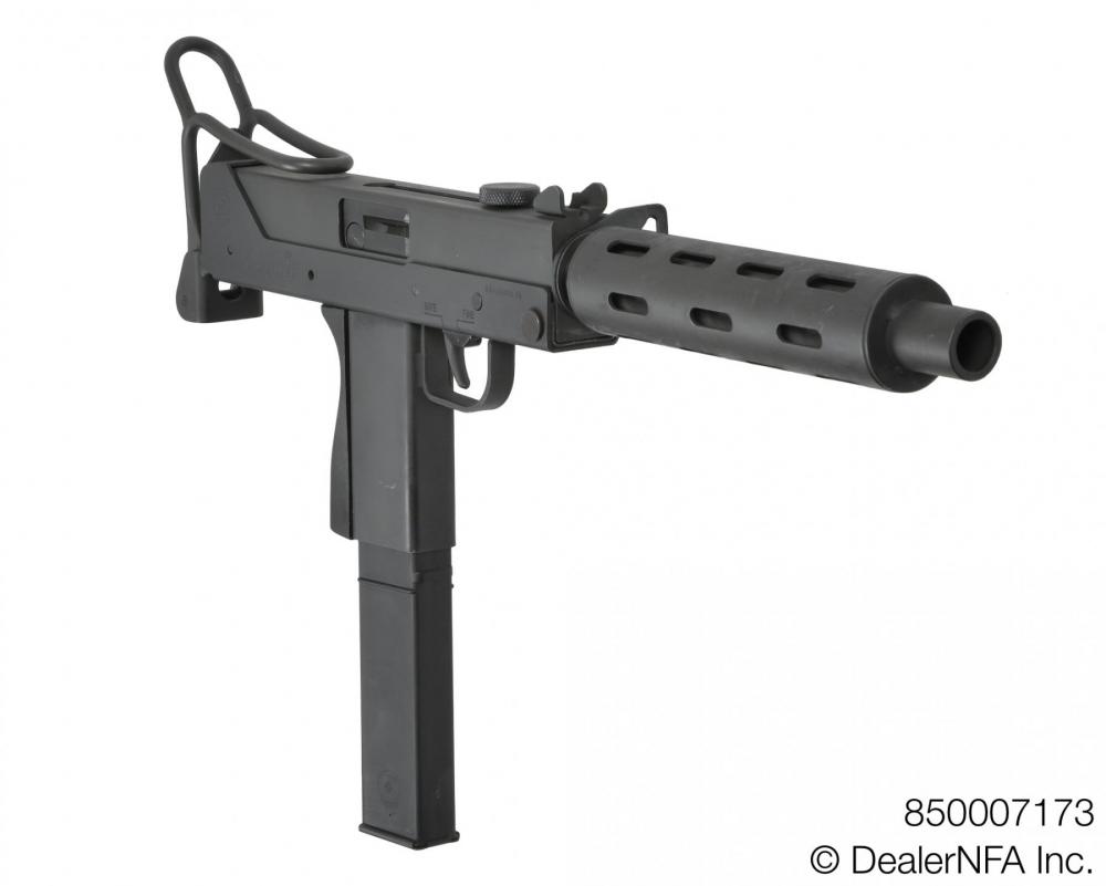 850007173_Daniel_SWD_M11 - 04@2x.jpg