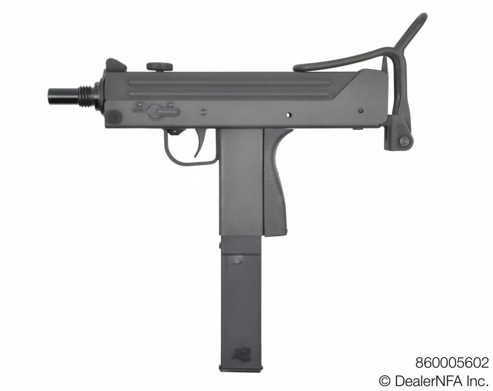 860005602_SWD_Daniel_M11 - 02@2x.jpg