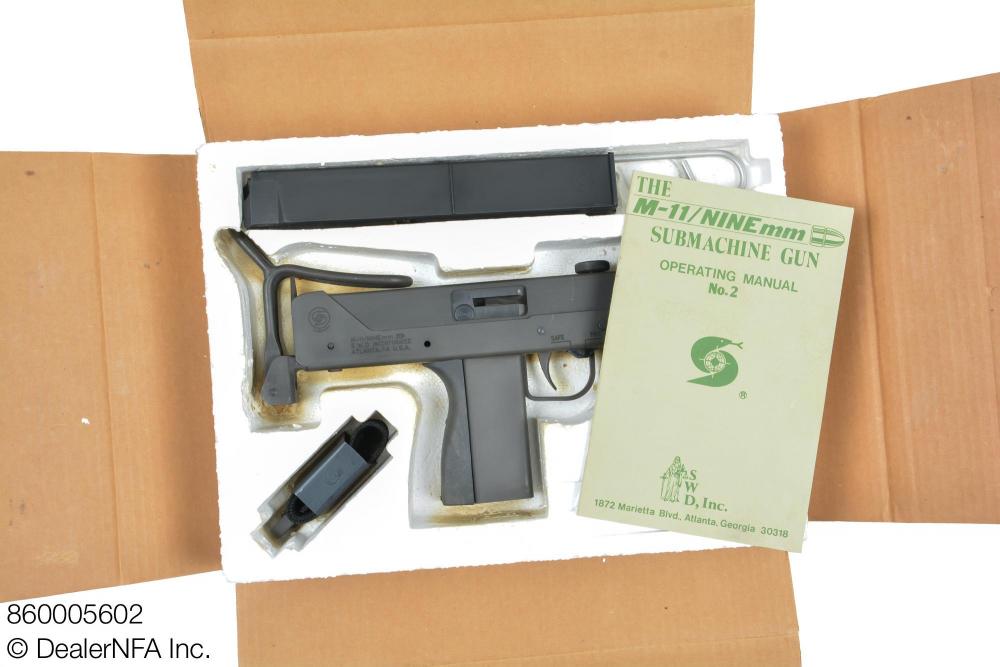 860005602_SWD_Daniel_M11 - 03@2x.jpg