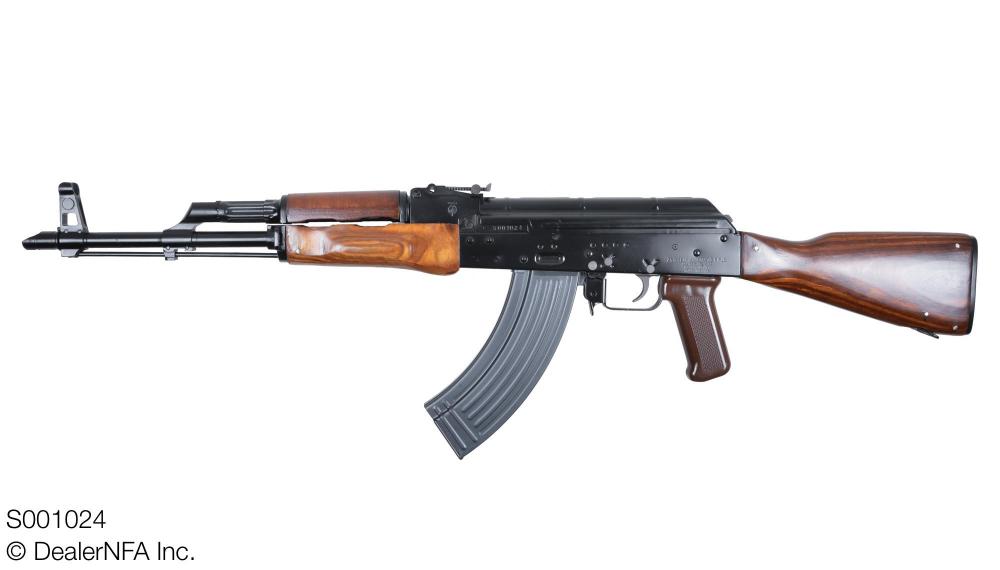 S001024_Maadi_Company_AKM - 02@2x.jpg