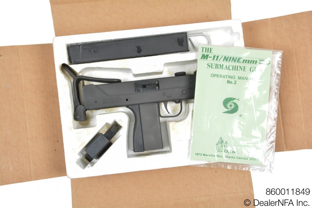 860011849_Daniel_SW_Inc_M11 - 001@2x.jpg