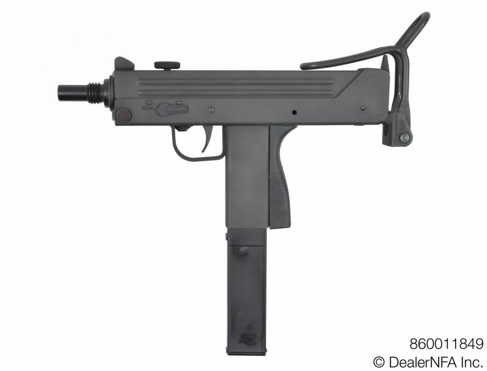 860011849_Daniel_SW_Inc_M11 - 003@2x.jpg