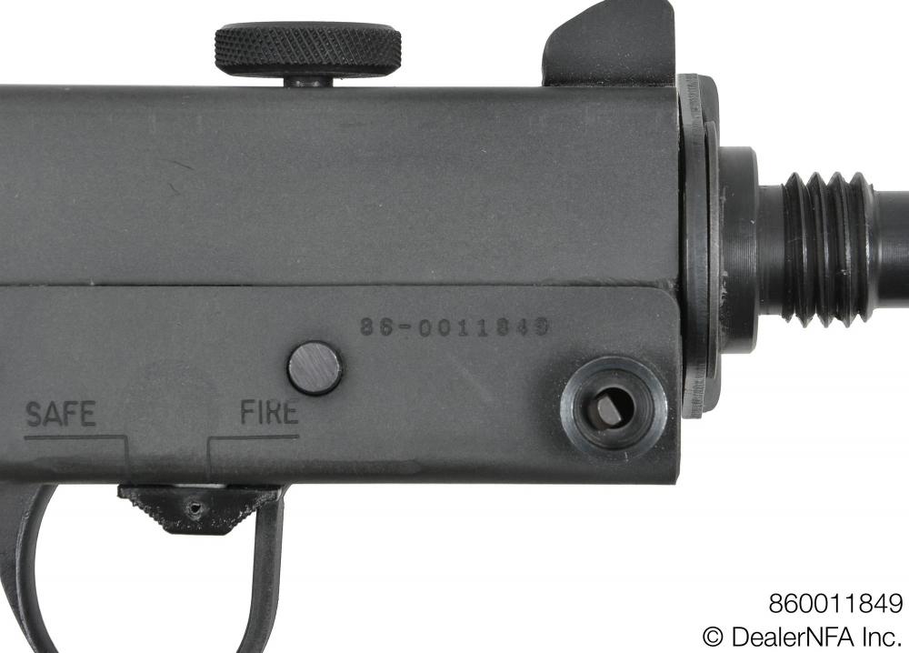 860011849_Daniel_SW_Inc_M11 - 005@2x.jpg