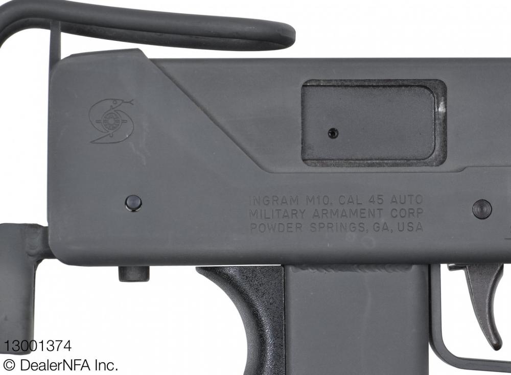 13001374_M10_45_CAL - 004@2x.jpg