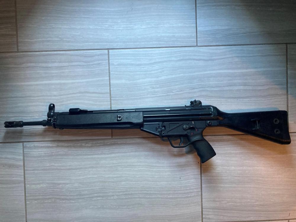 HK 33 1.jpg