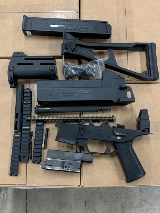 UMP45-1.jpg