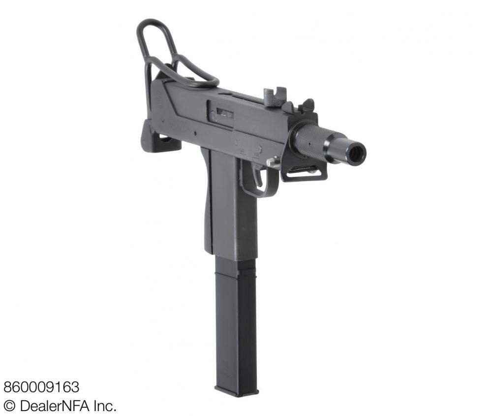 860009163_Daniel_SWD_M11 - 03@2x.jpg