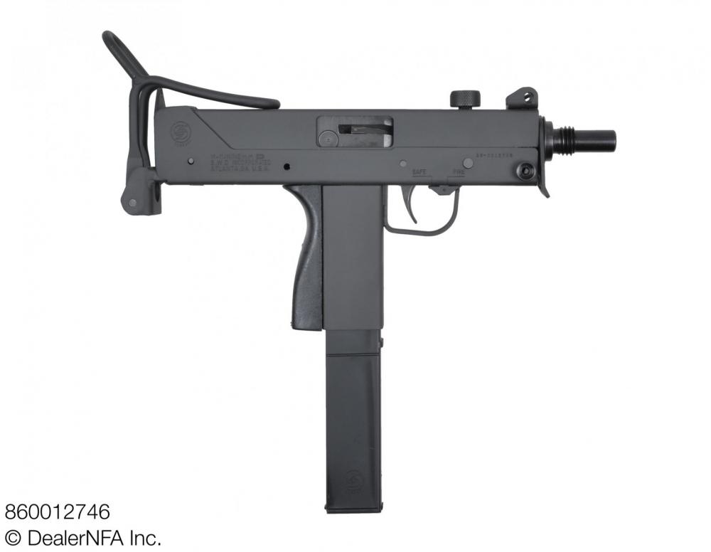 860012746_SWD_Daniel_M11 - 01@2x.jpg