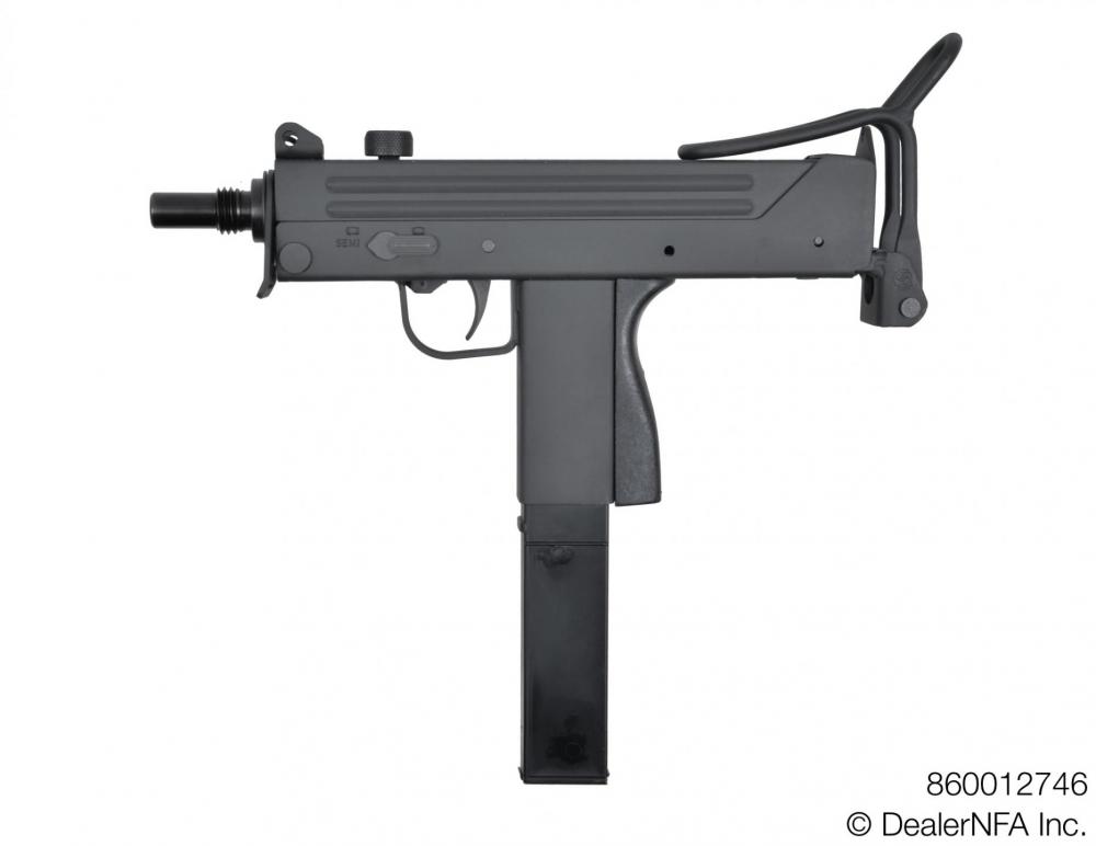 860012746_SWD_Daniel_M11 - 02@2x.jpg