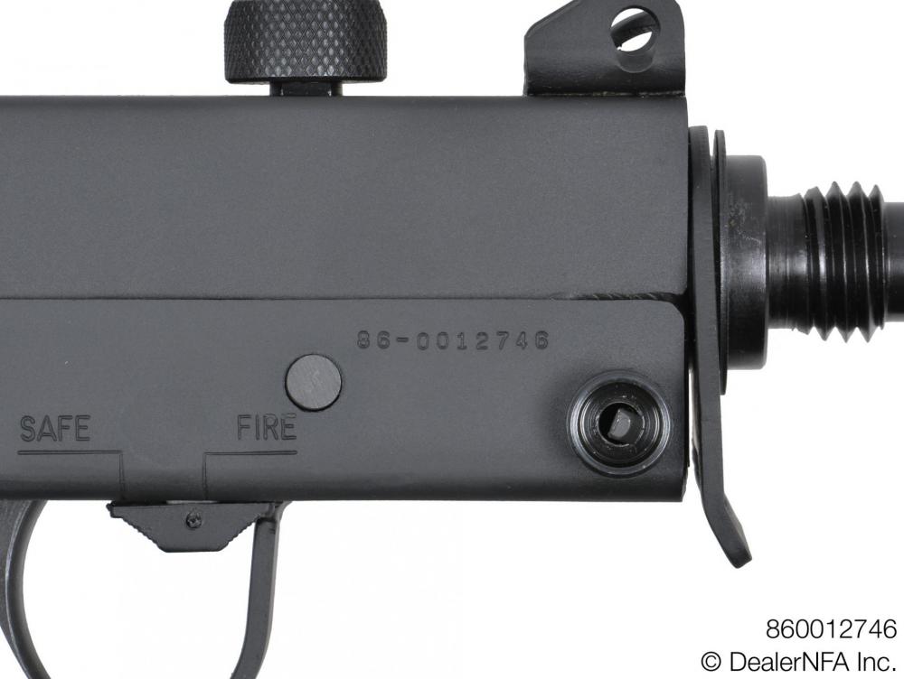 860012746_SWD_Daniel_M11 - 04@2x.jpg