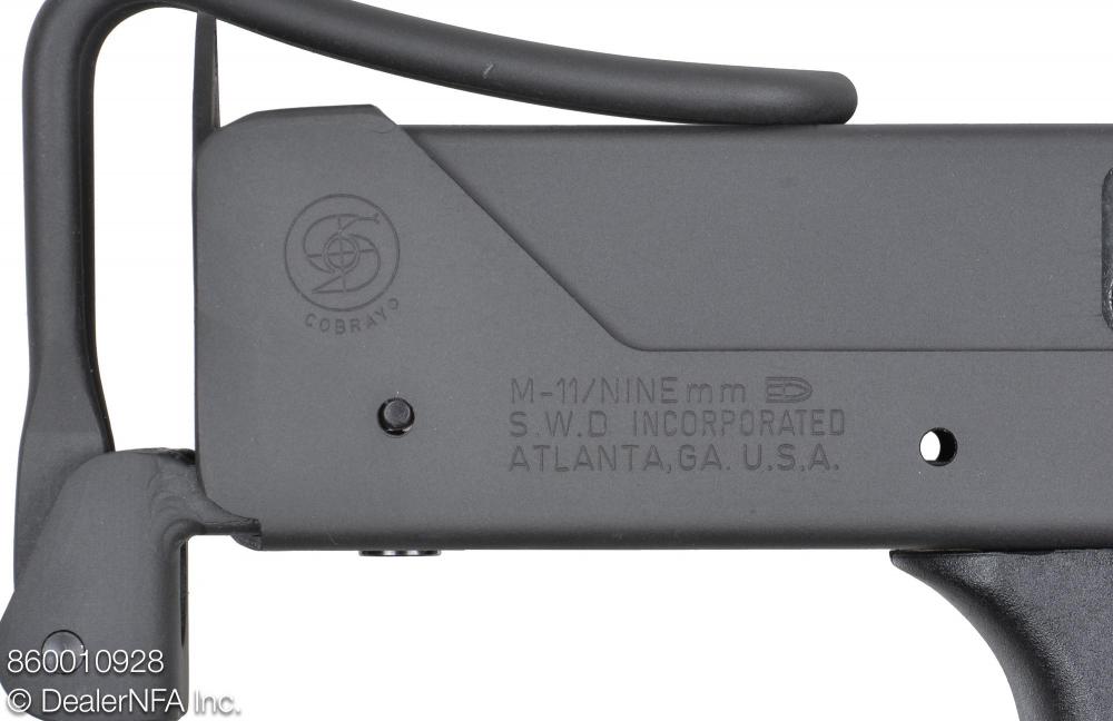 860010928 - 003@2x.jpg