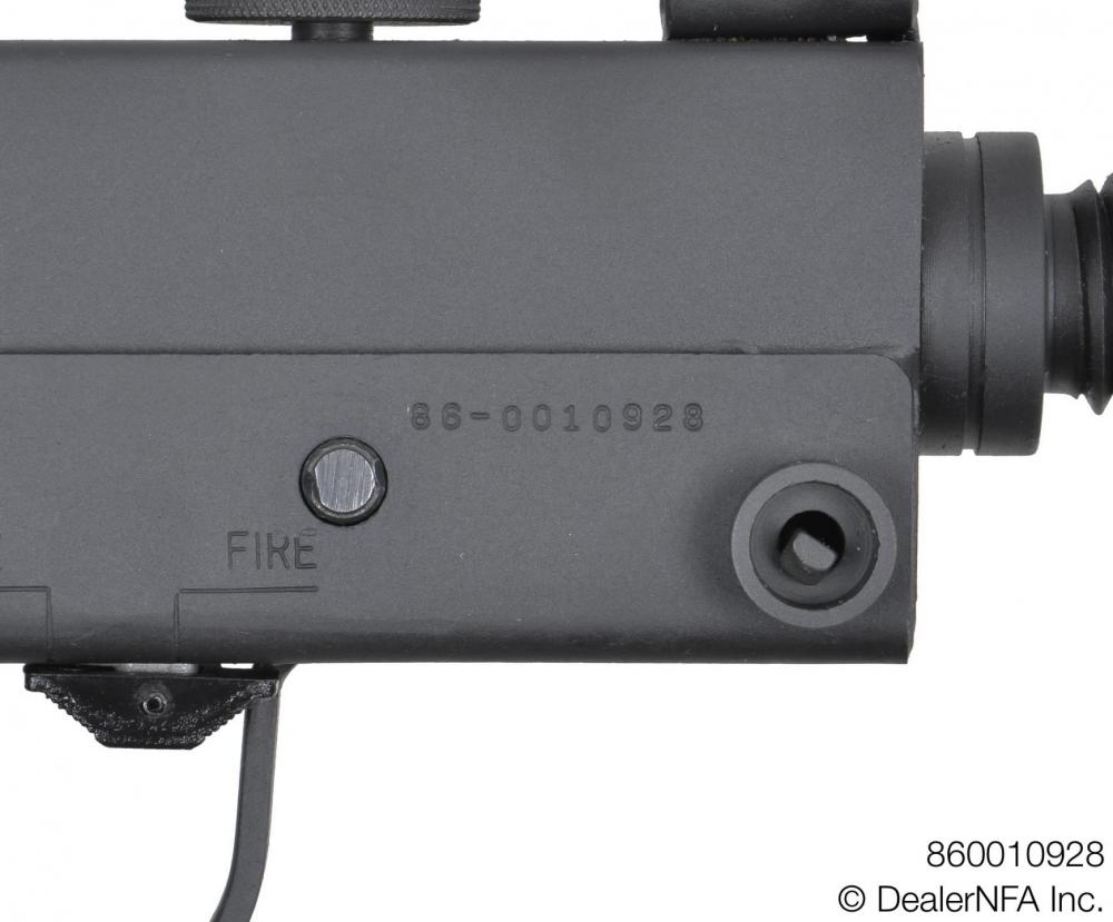 860010928 - 004@2x.jpg