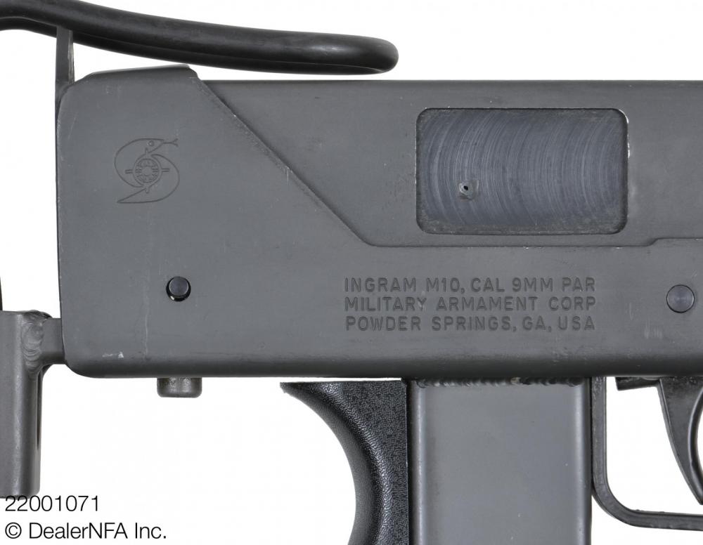 22001071_M10 - 003@2x.jpg