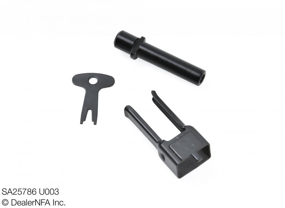 SA25786_U003_IMI_A_Uzi_Nye_Roy_Delbert_A - 009@2x.jpg