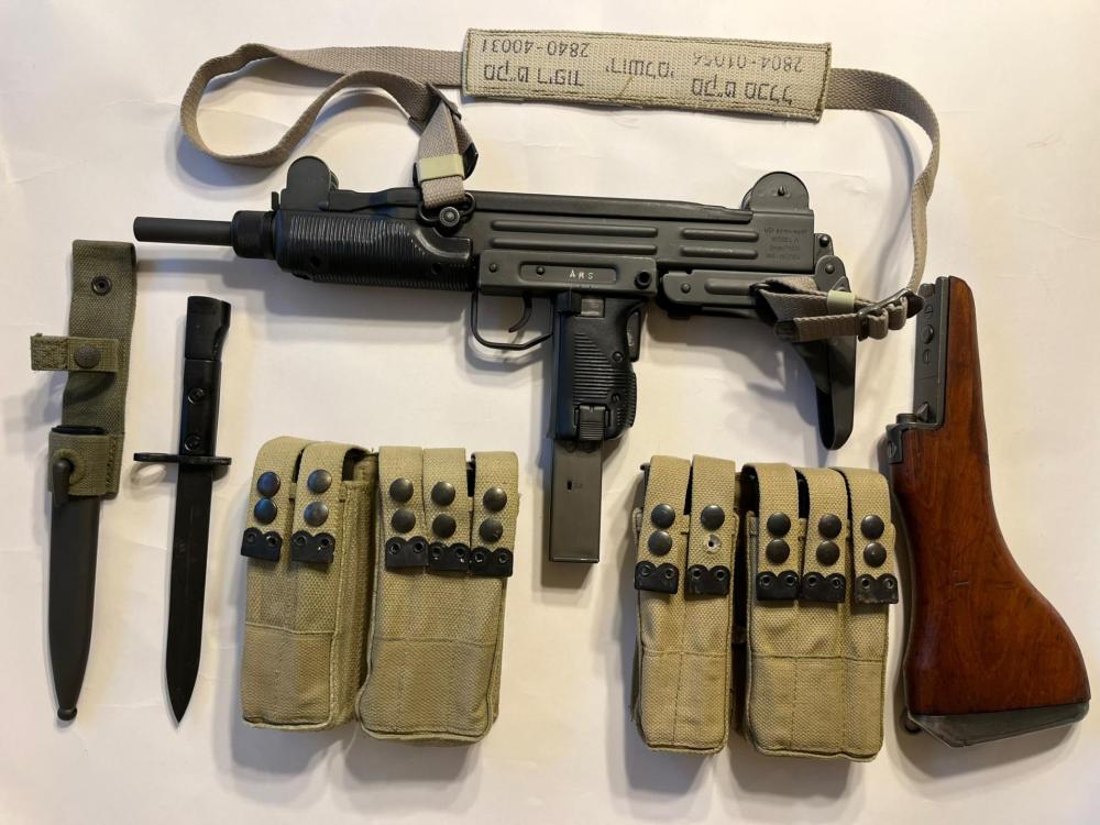 uzi 2 IMG_2164.jpg