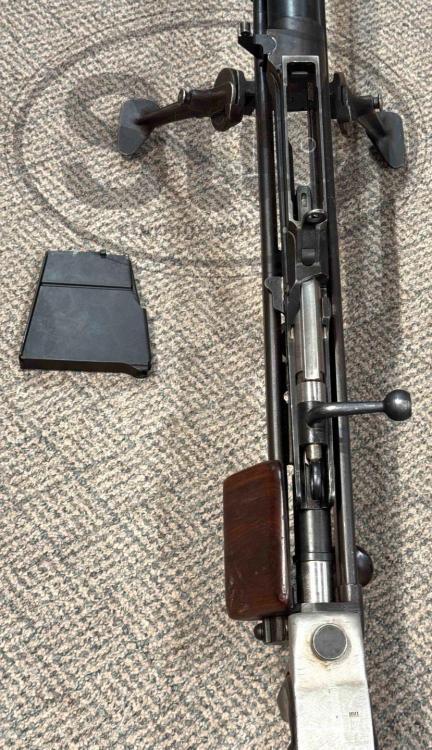 16 Rec Top View Bolt Back.jpg