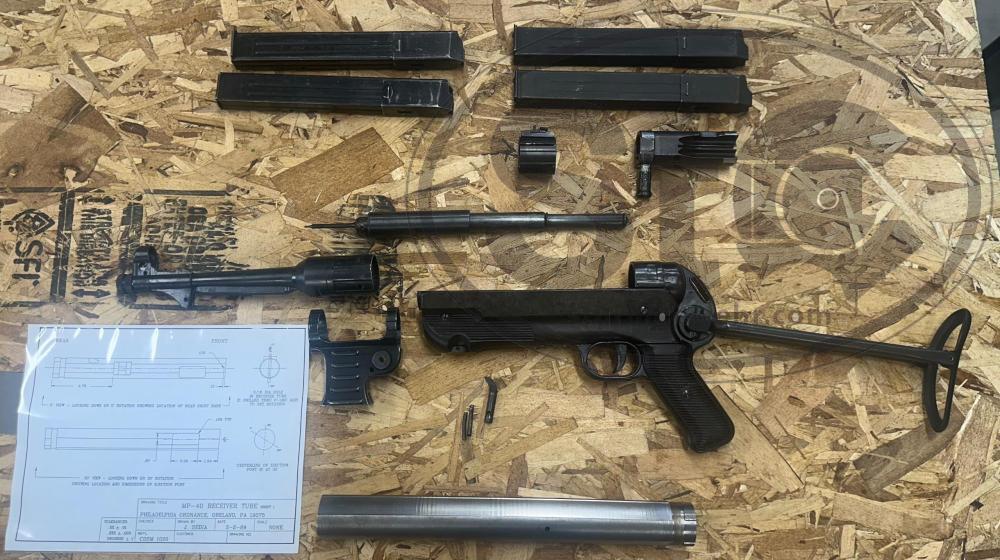 NOT FOR SALE-NOW POST SAMPLE GUN MP40 kit-tube-magazines - Parts and ...