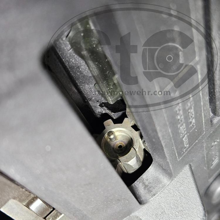 T36 bolt and bolt catch.jpg