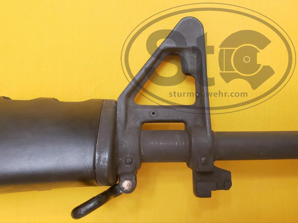 1968 H&R & 1969 Colt M16A1 Rifle Sn 2074531 (11).jpg