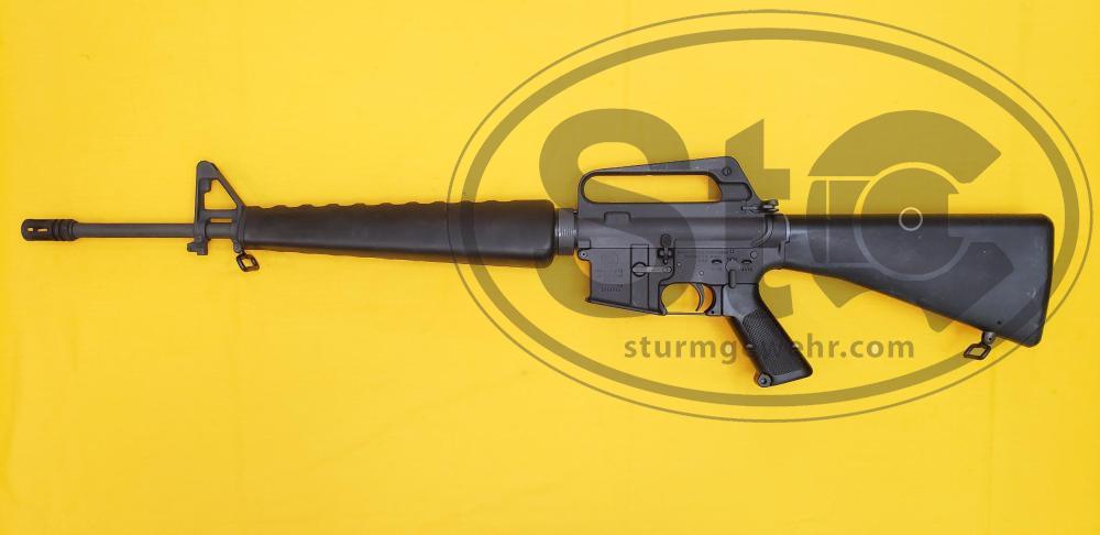 1968 H&R & 1969 Colt M16A1 Rifle Sn 2074531 (2).jpg